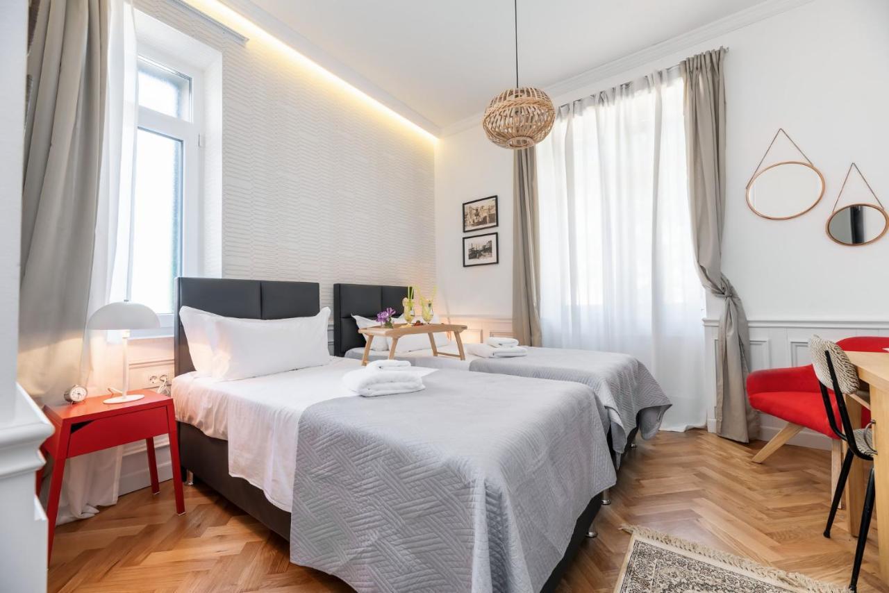 Evala Luxury Rooms With Pool And Garden Split Exterior photo